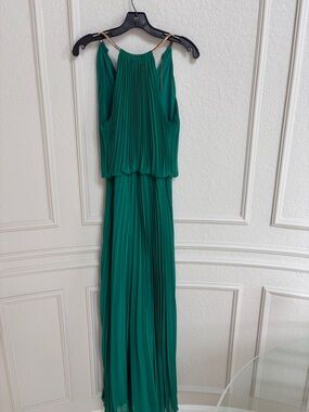 Xscape Emerald Green Pleated Maxi Dress